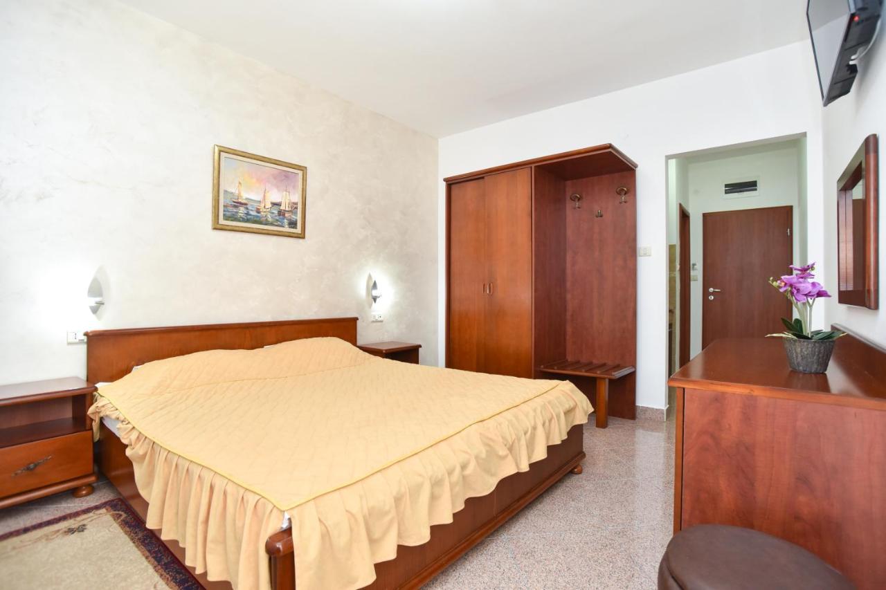 Hotel Suzana Budva Exterior foto